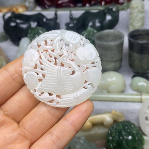 老***狼和田玉未镶嵌挂件