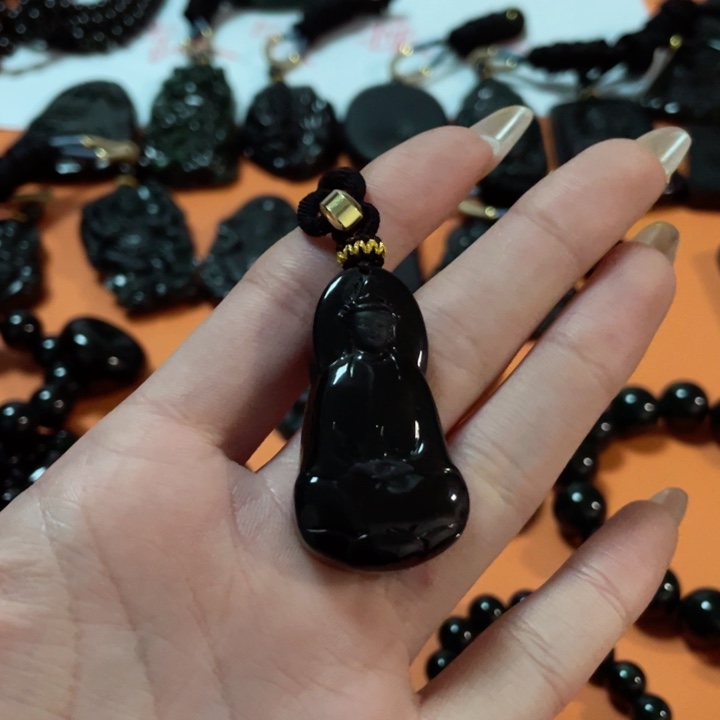 翡翠颈饰未镶嵌用****5