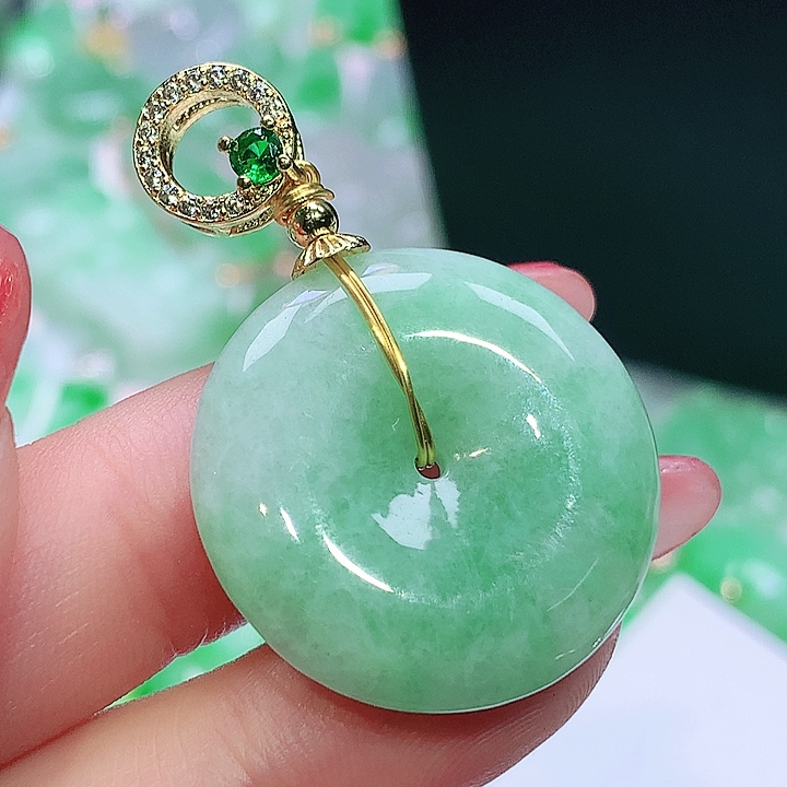 翡翠未镶嵌颈饰翡翠