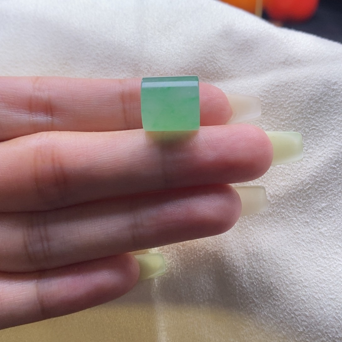 翡翠未镶嵌颈饰冰甜绿桶珠