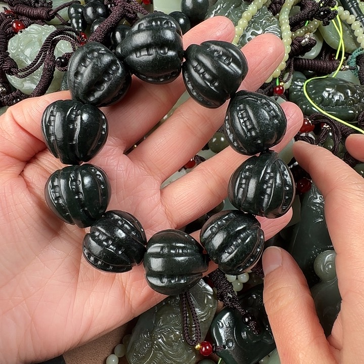 和田玉颈饰未镶嵌