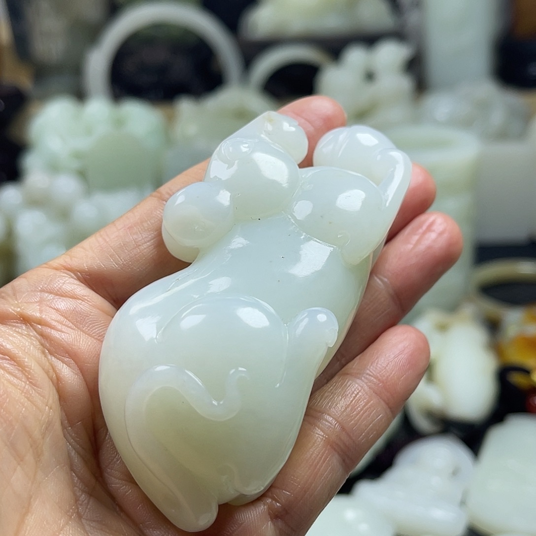 用***8和田玉（糖玉）未镶嵌挂件