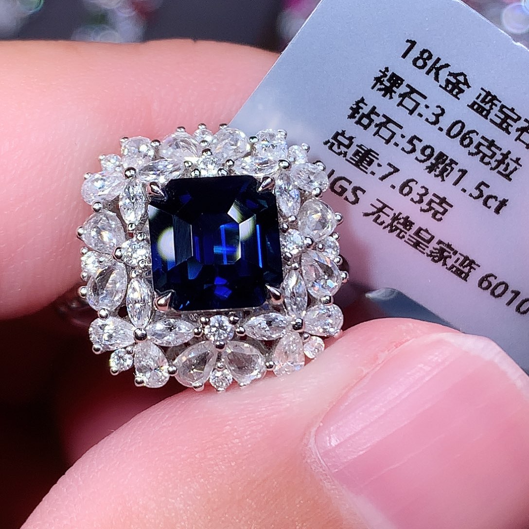 戒指18K金镶嵌蓝宝石