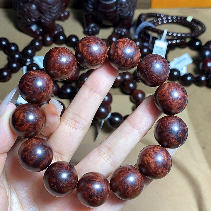 檀香紫檀（小叶紫檀）1.8瘤疤微微瑕