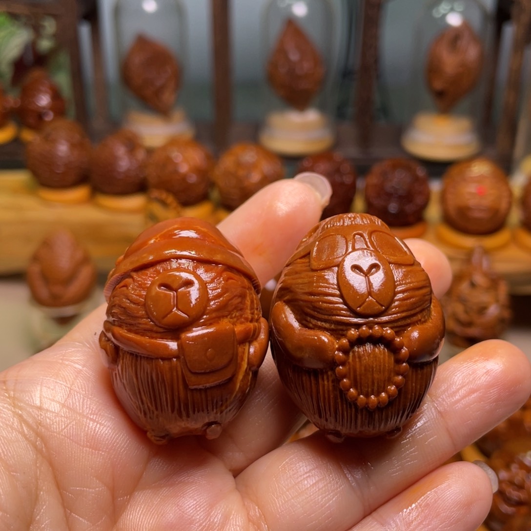 核桃手串/手链迷你卡皮巴拉一对