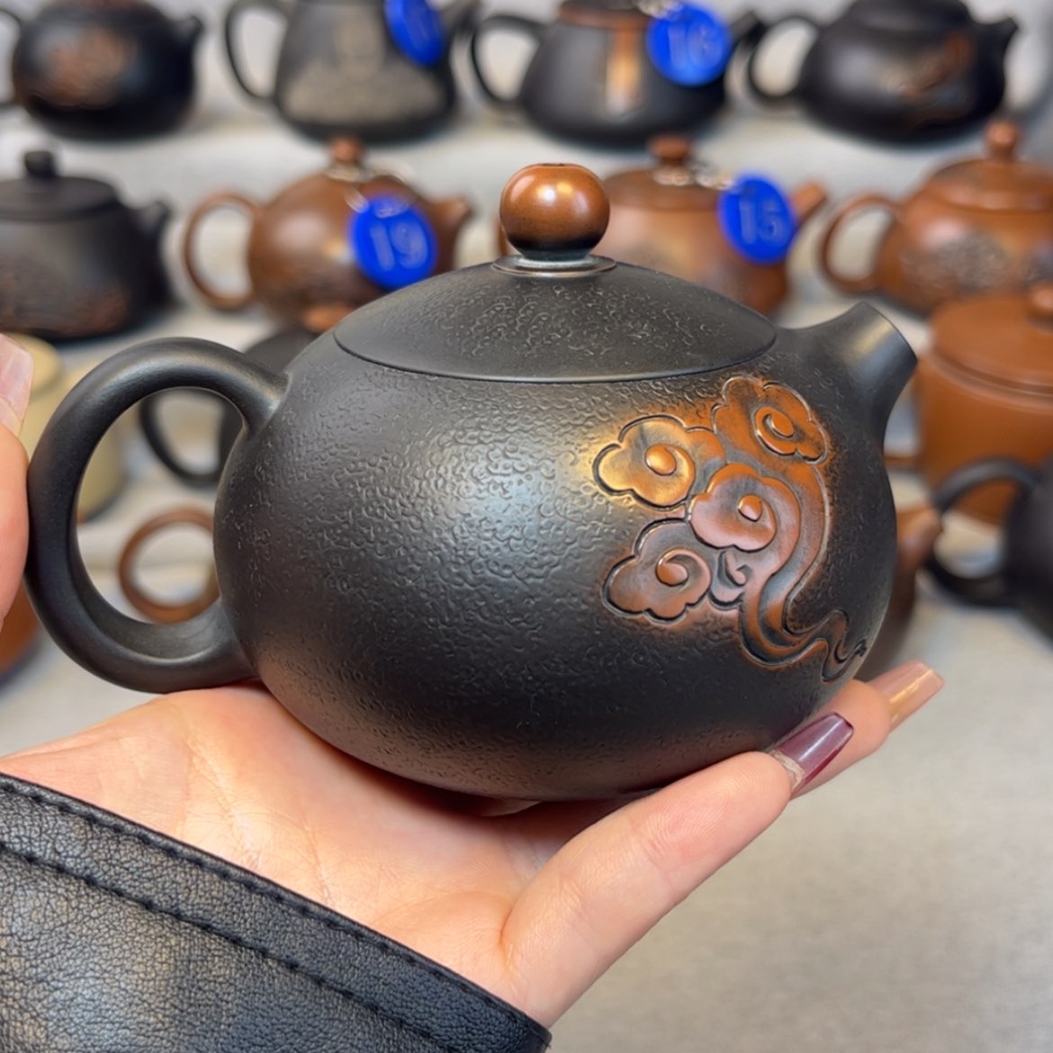 【闪购商品】红泥 微瑕 容量 210c c