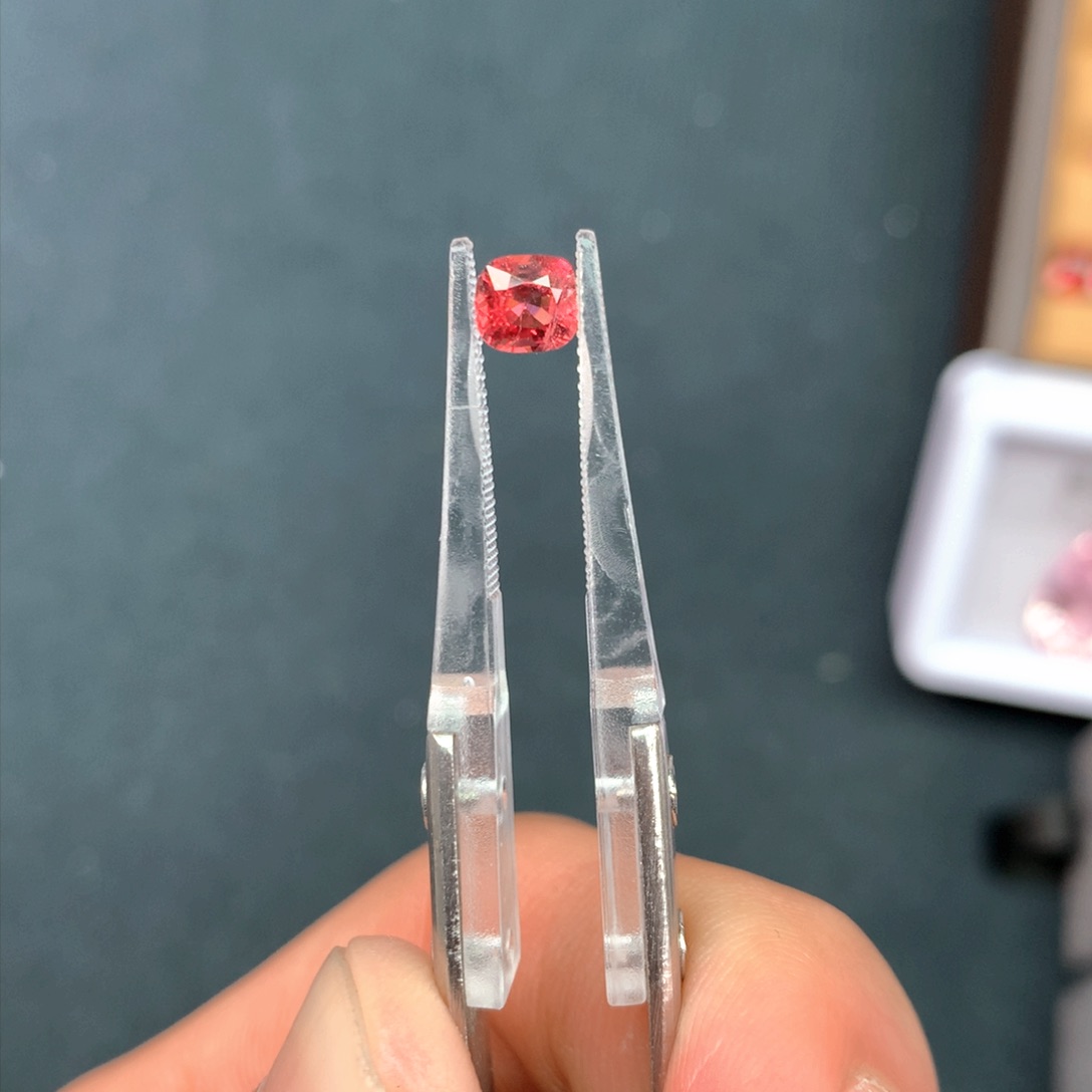 尖晶石裸石未镶嵌