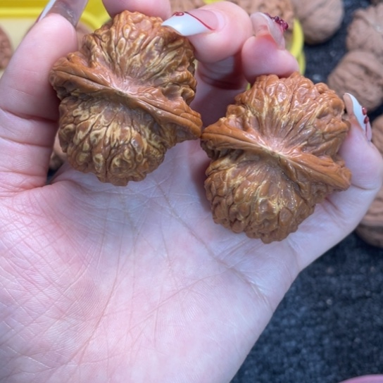 大***L吊坠文玩核桃血麒麟1