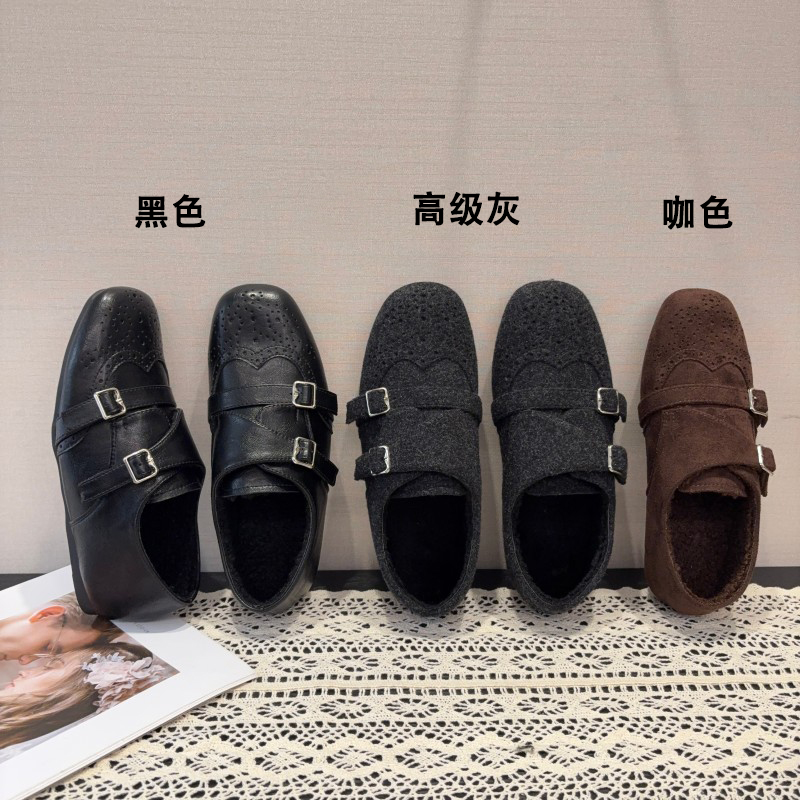 复古加绒单鞋女2025秋冬新款方头英伦风布洛克雕花平底黑色小皮鞋