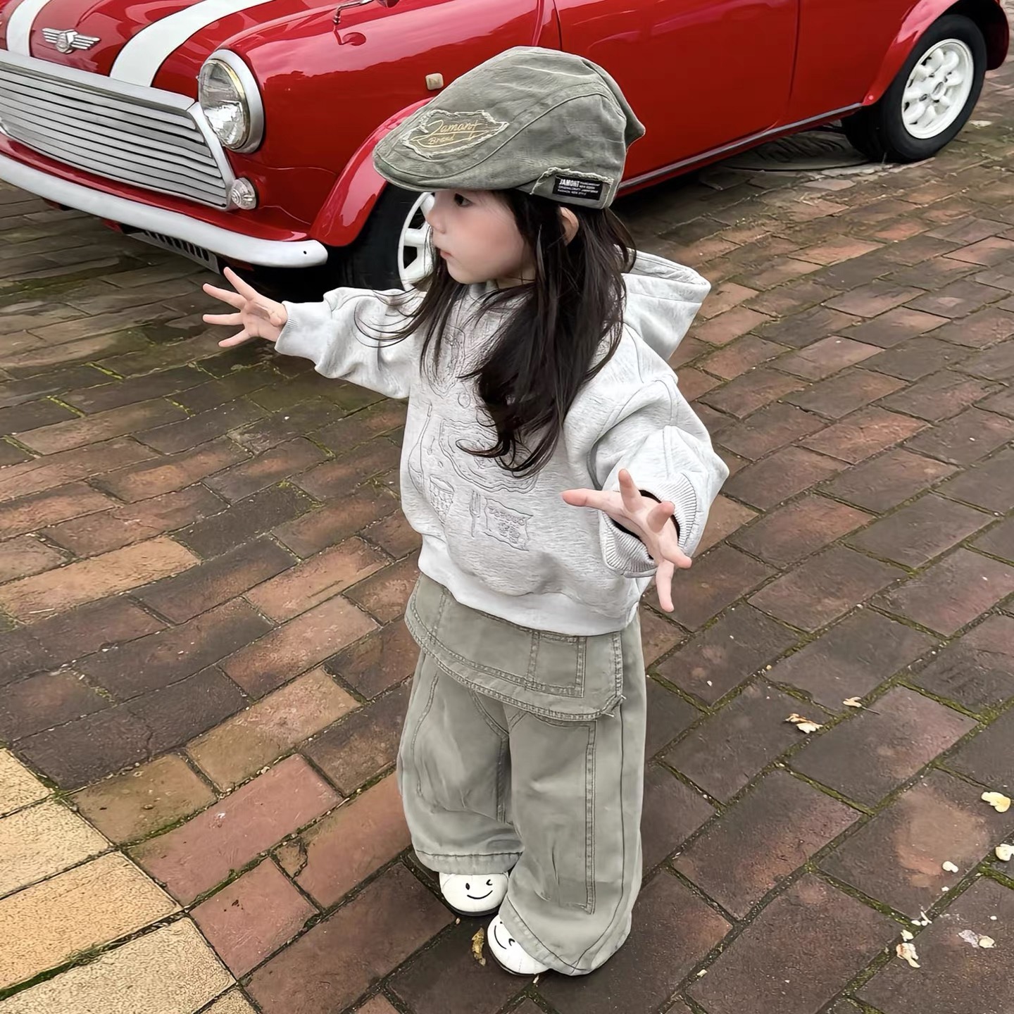 韩版童装2025女童冬季新款加绒加厚套装印花连帽卫衣屁帘牛仔裤潮