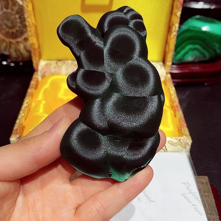 石材孔雀石。孔雀石。