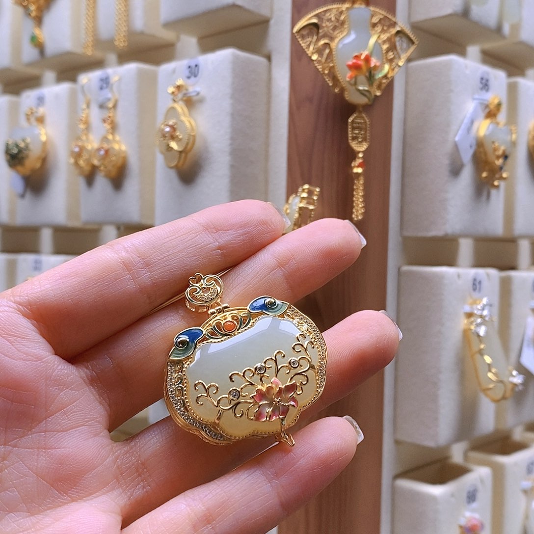 和田玉银S925镶嵌颈饰