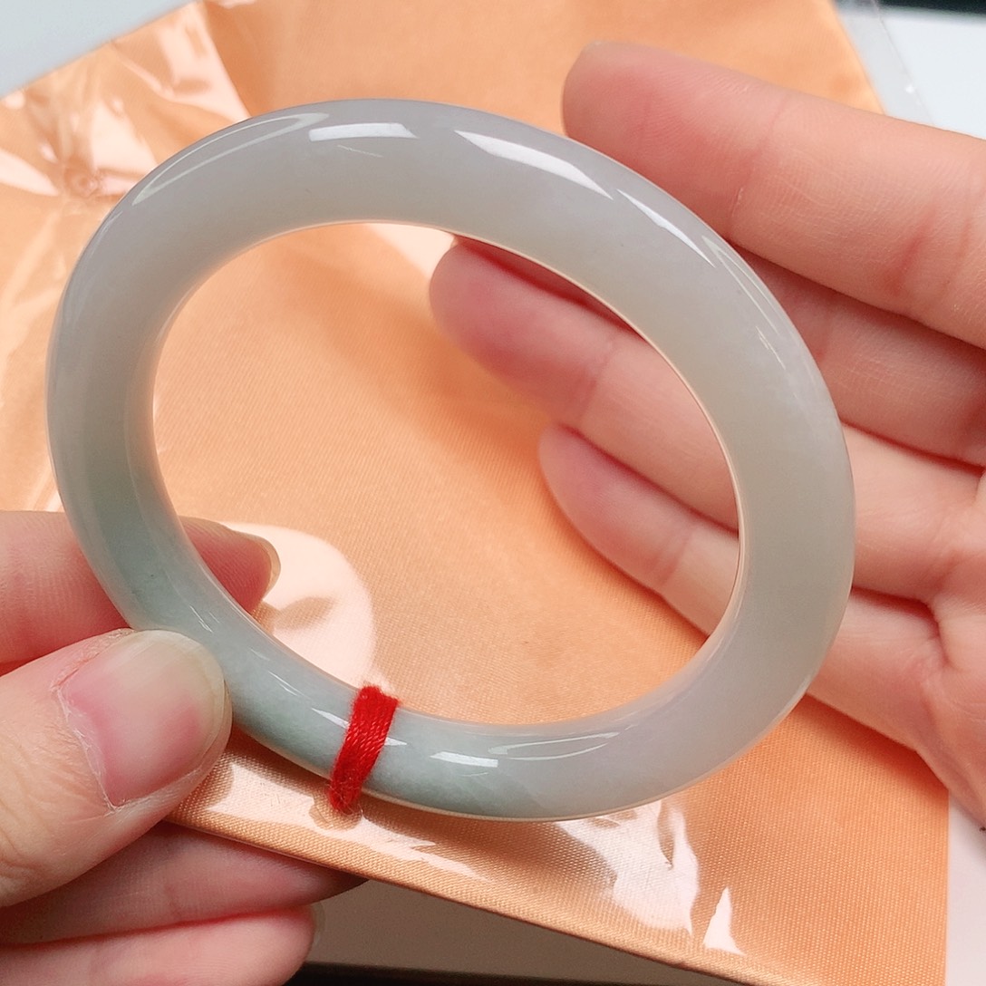 未镶嵌手镯（圆镯）翡翠1