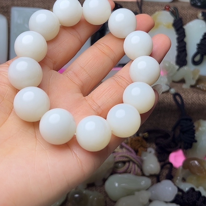 和田玉（糖玉）未镶嵌颈饰