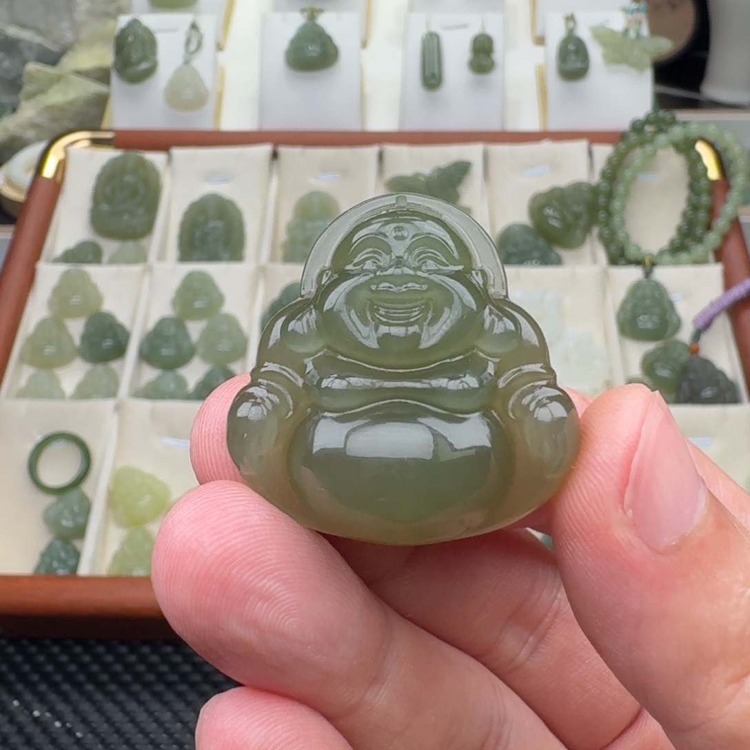 和田玉未镶嵌颈饰