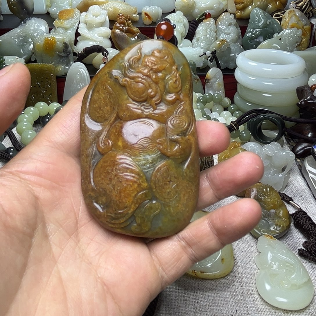 疯***子和田玉未镶嵌把件