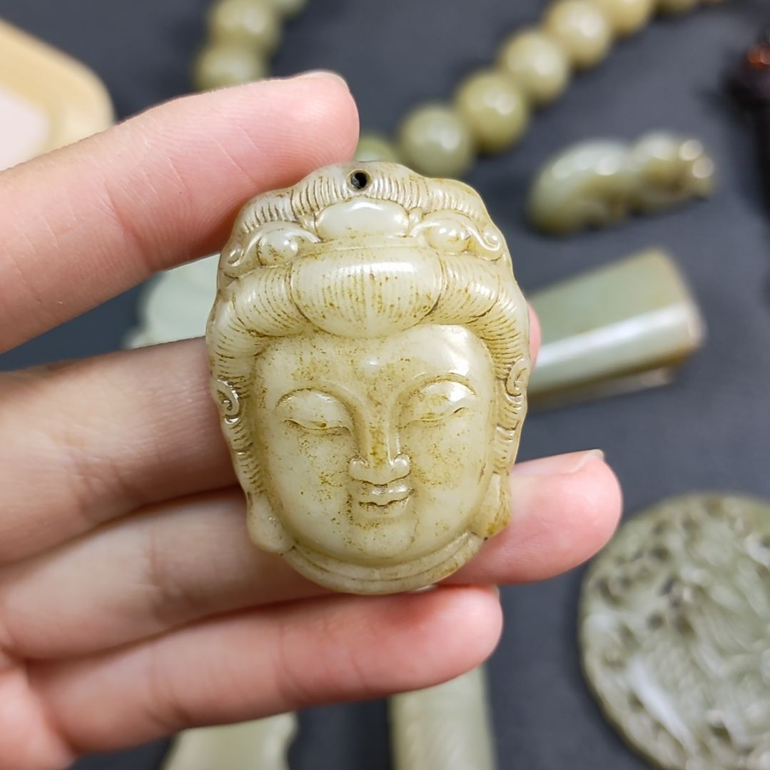 和田玉颈饰未镶嵌