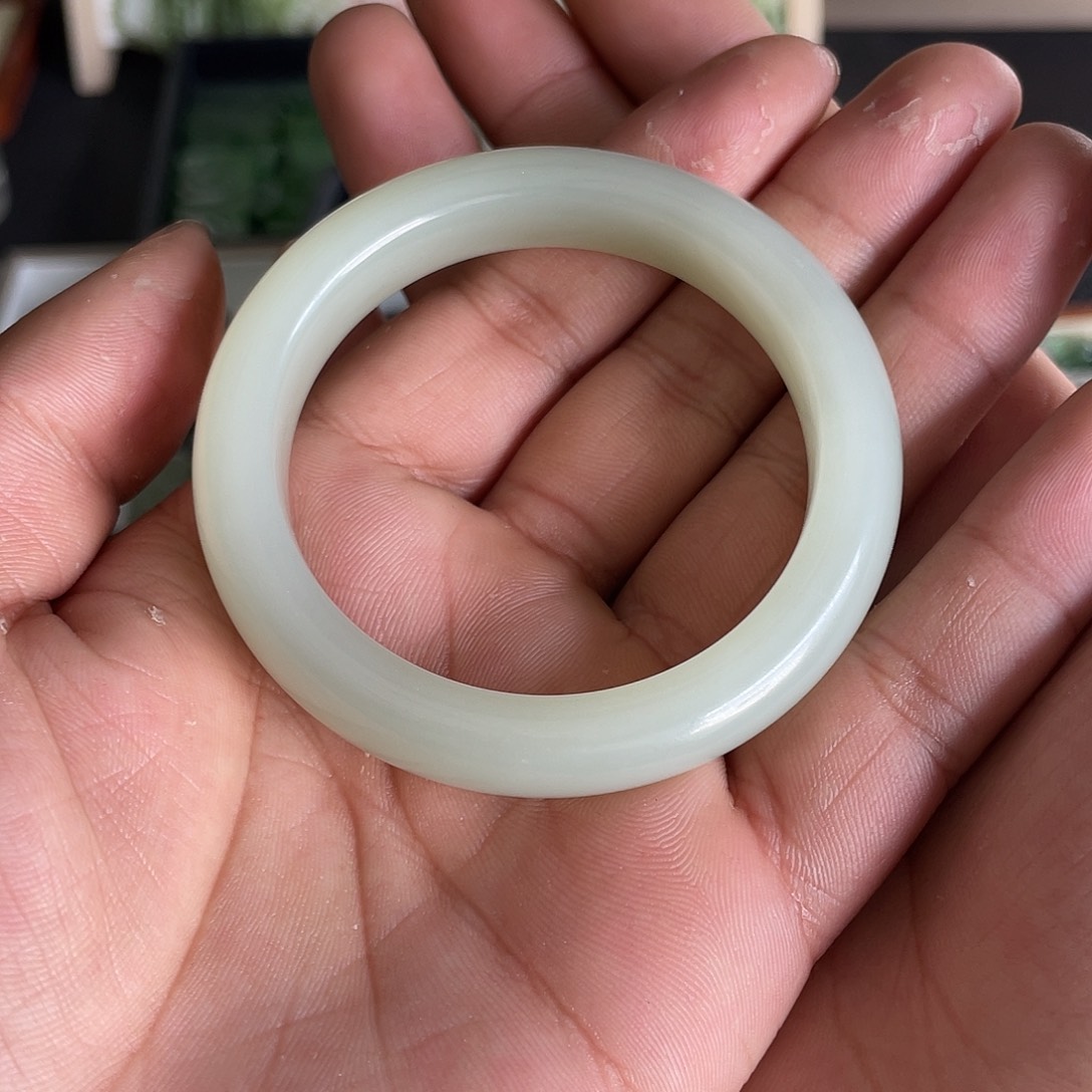 和田玉未镶嵌颈饰谢****！新疆且末钢板料手镯