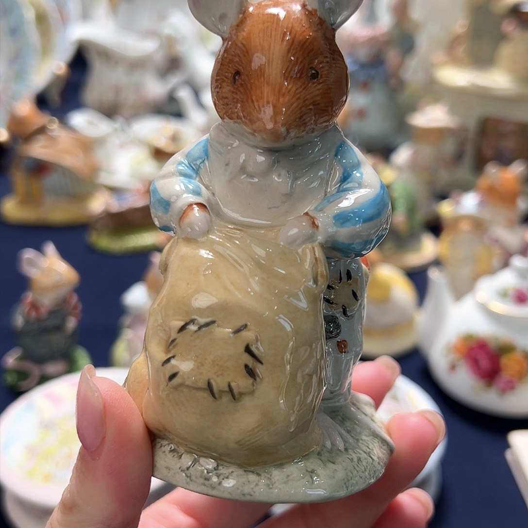 瓷片s****狒中古美物 道尔顿