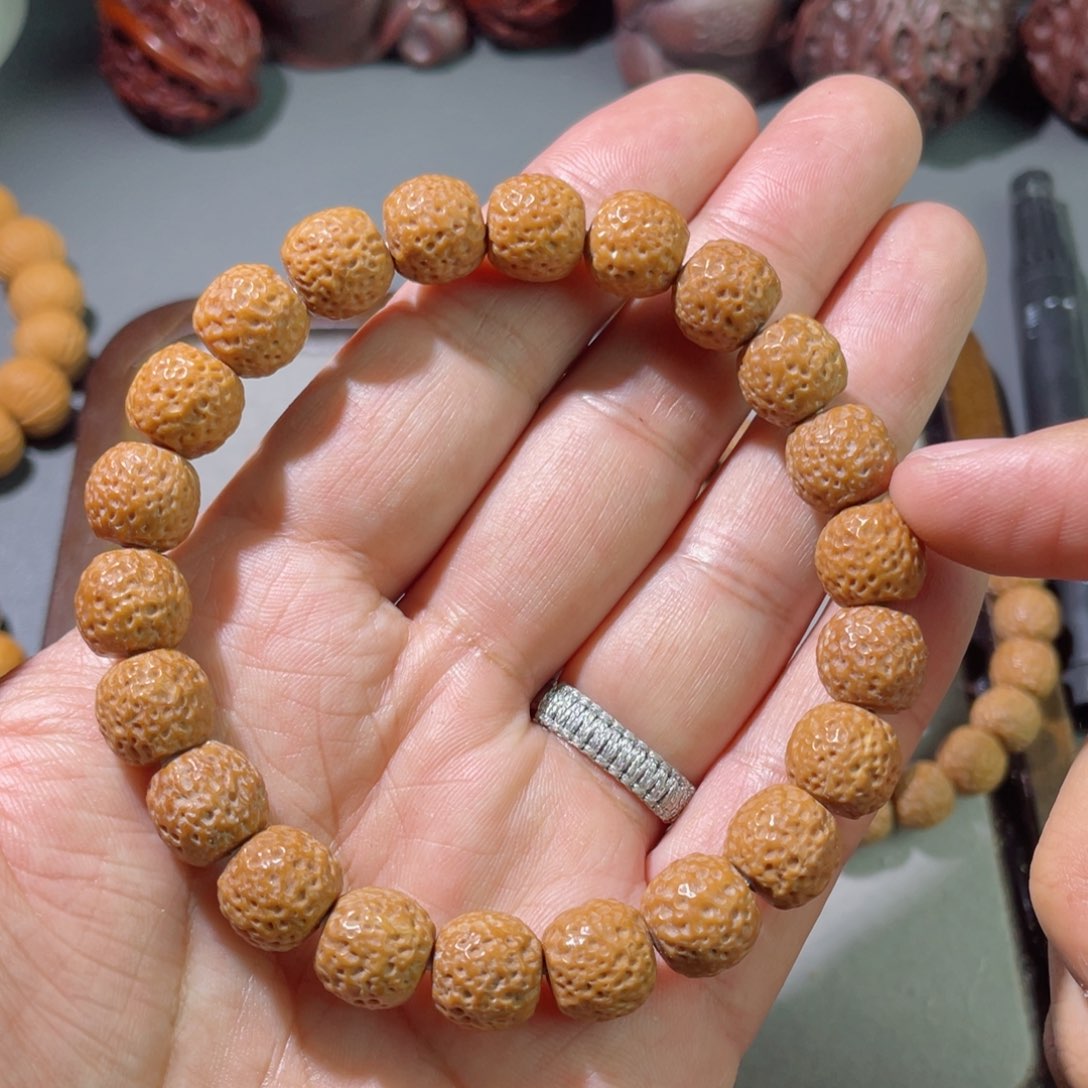 文玩核桃吊坠全品锤纹蛟龙10