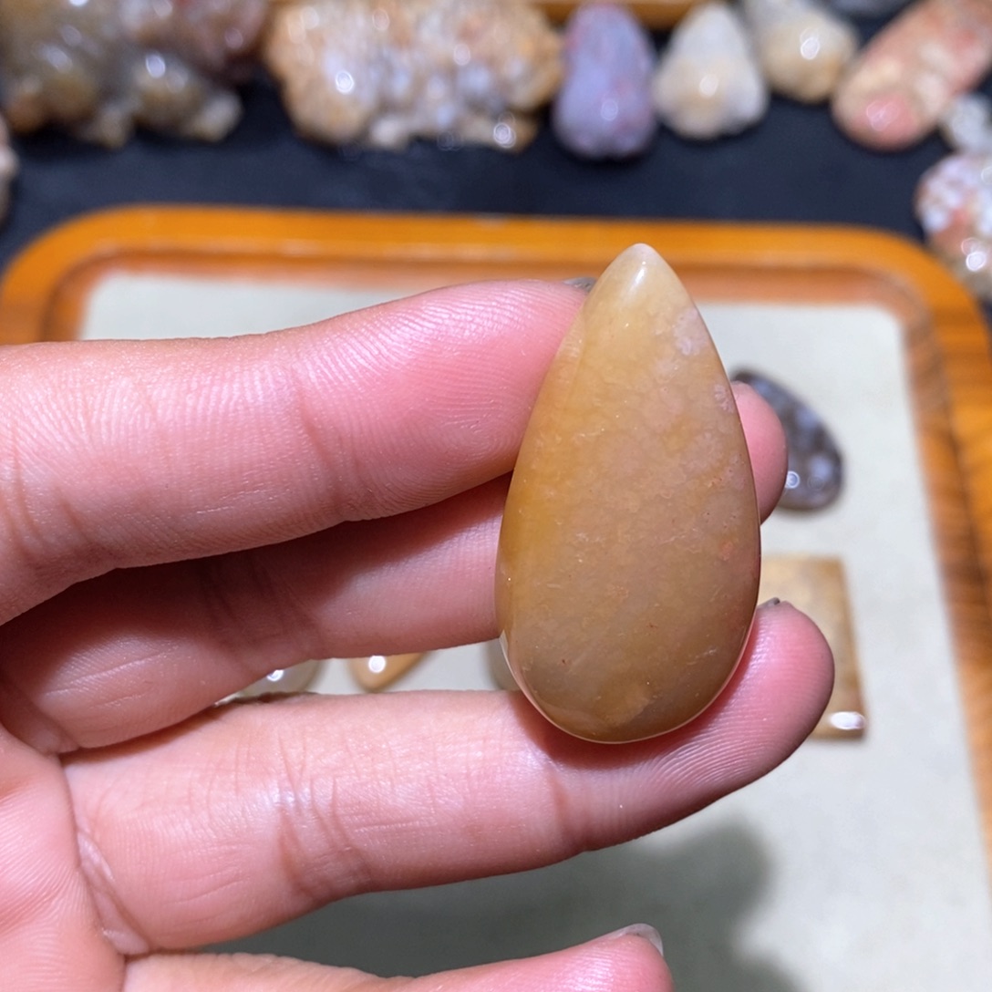 【闪购商品】硅化玉颈饰未镶嵌