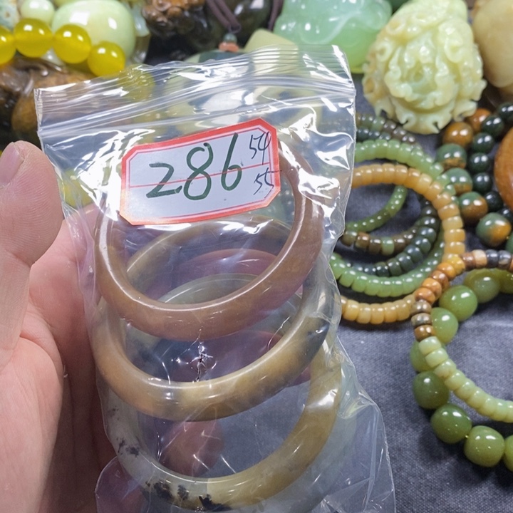 未镶嵌蛇纹石玉手链