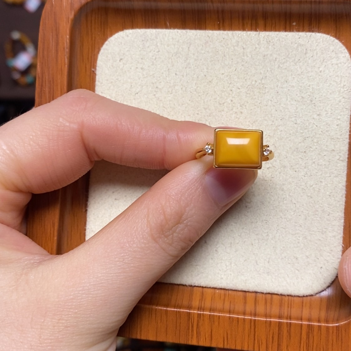 【闪购商品】银S925镀金镶嵌蜜蜡戒指戒指