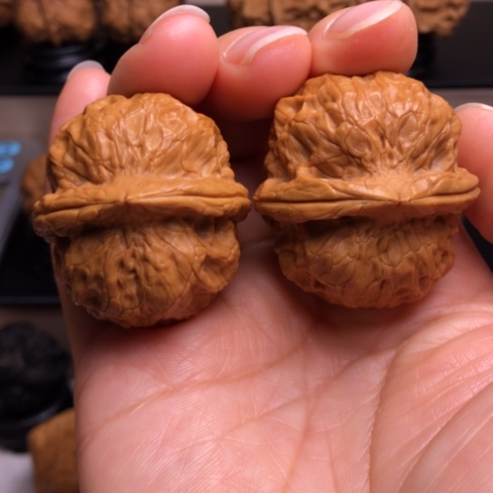 文玩核桃把件粗筋铁地雷29