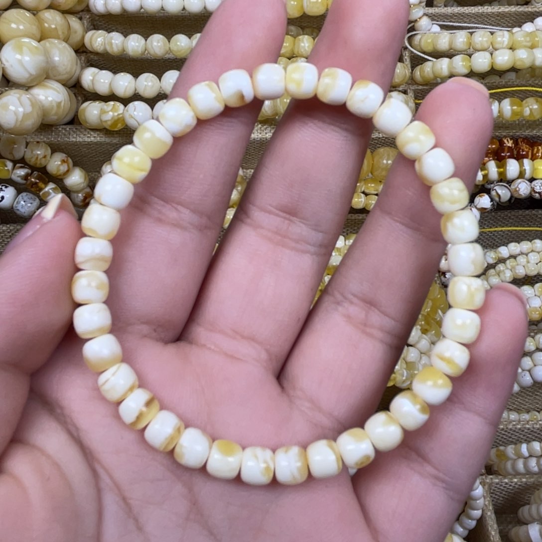 手绳琥珀未镶嵌5.5m