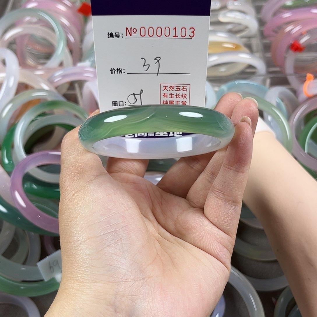 玛瑙/玉髓手镯未镶嵌103