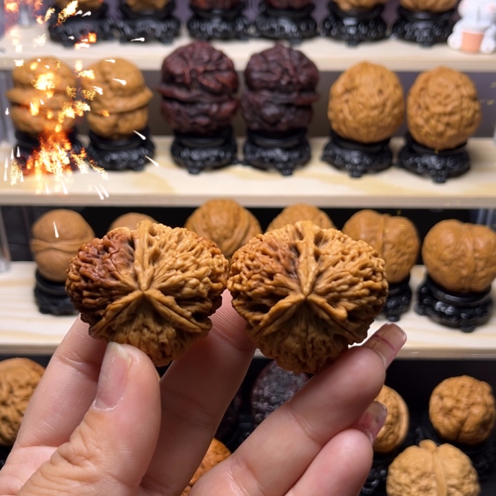 文玩核桃吊坠29w水龙纹三棱40尺