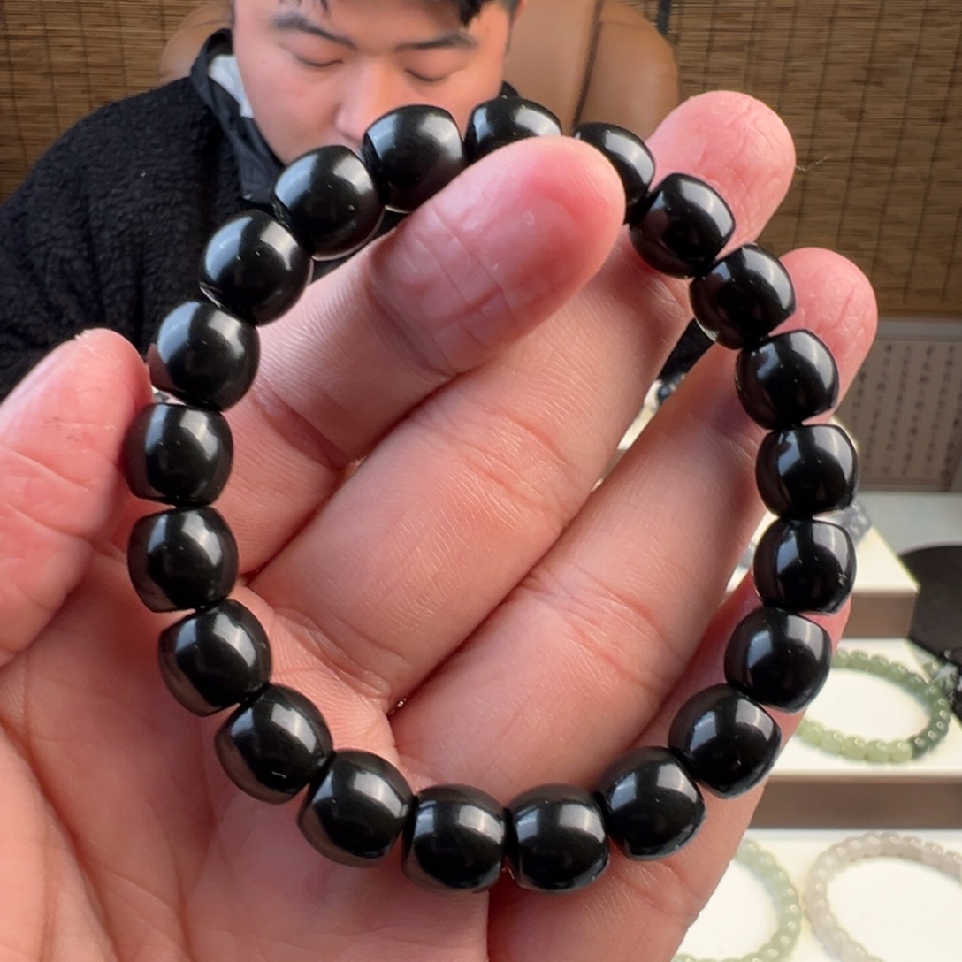 毅***、和田玉未镶嵌手链