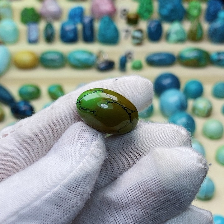 绿松石配饰未镶嵌