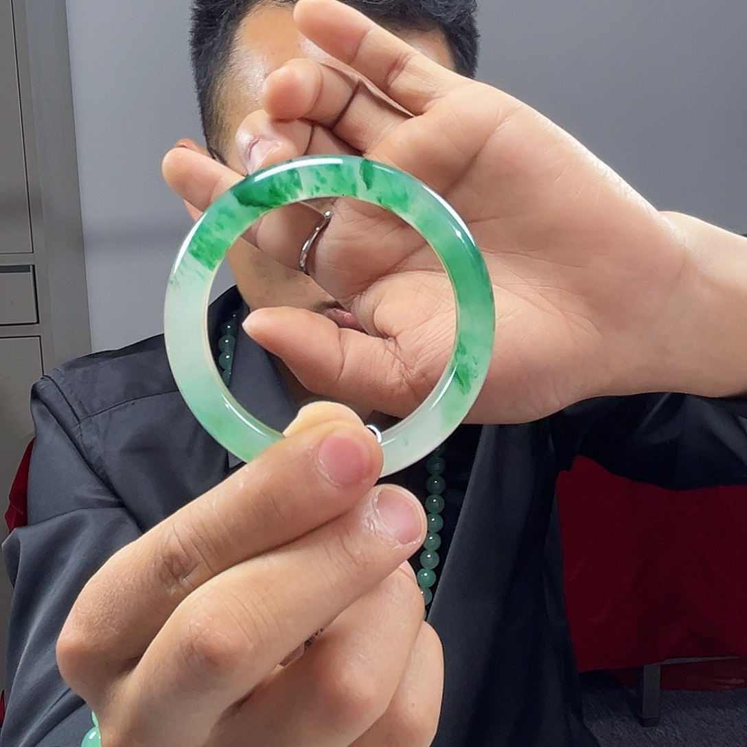 石英质玉未镶嵌手镯