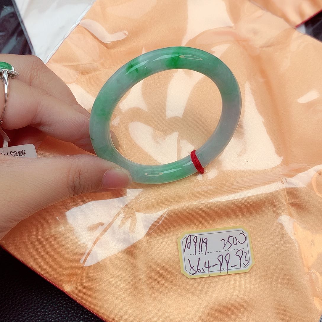 翡翠未镶嵌手镯缅甸翡翠