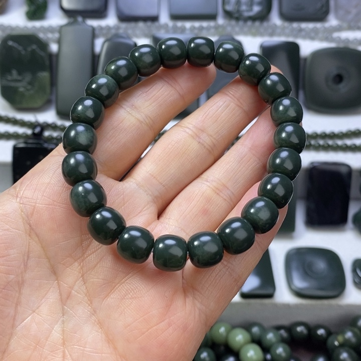 和田玉（青玉）未镶嵌珠宝奇石