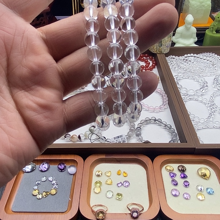 水晶非金属不晓得怎么形容现在这