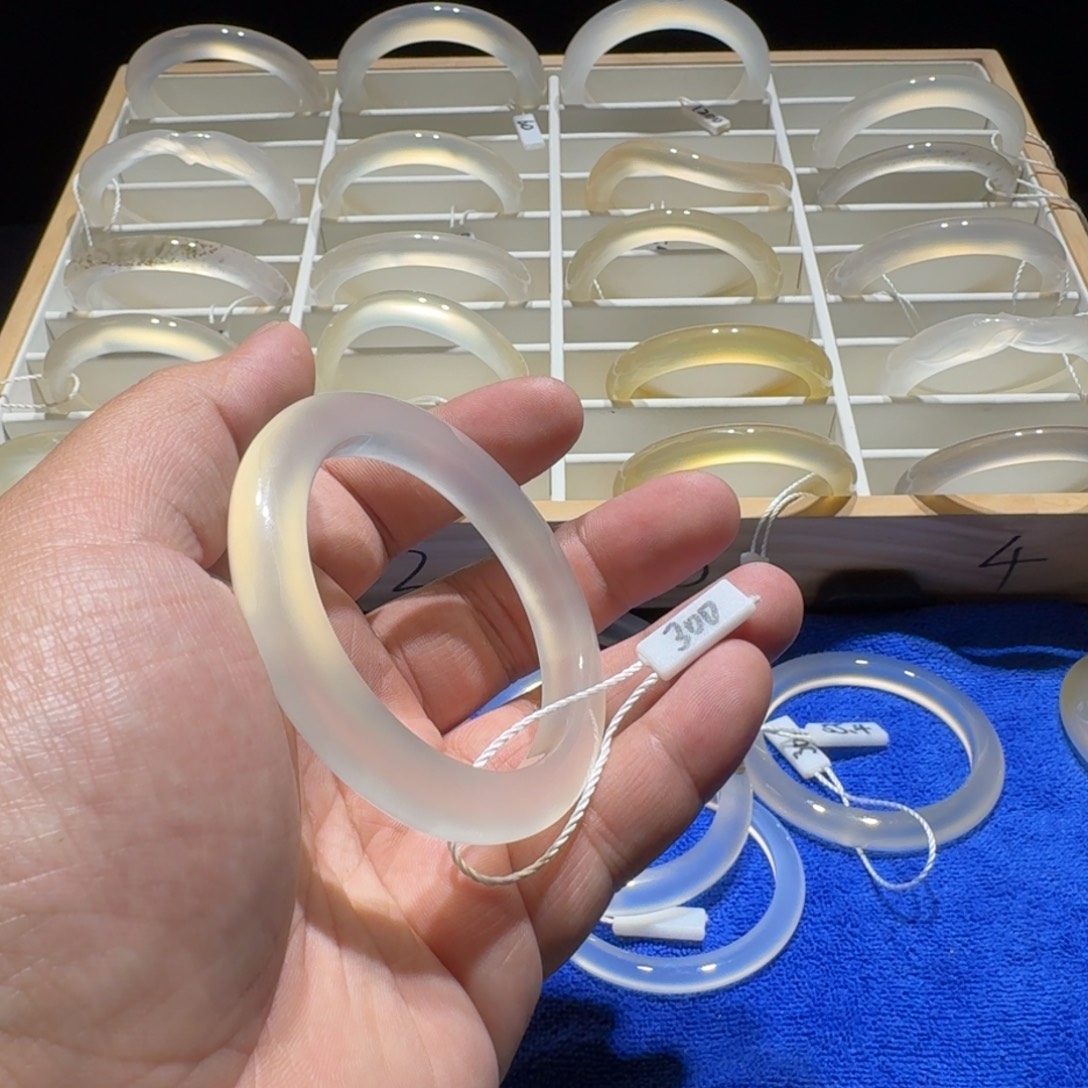 别***劳玛瑙/玉髓合金手镯