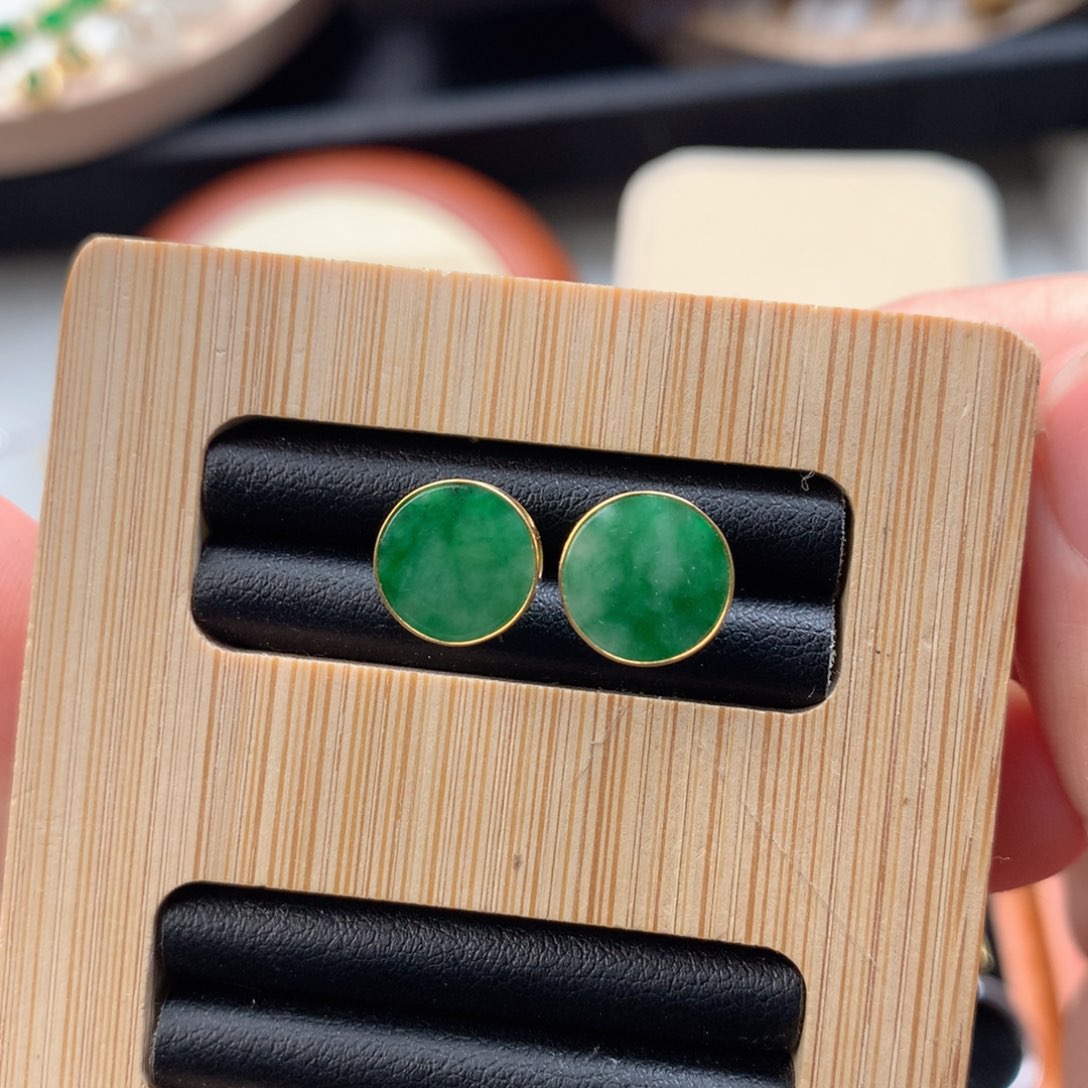 翡翠18K金镶嵌耳饰翡翠