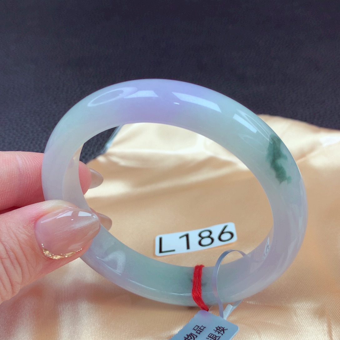 翡翠手镯未镶嵌手镯88