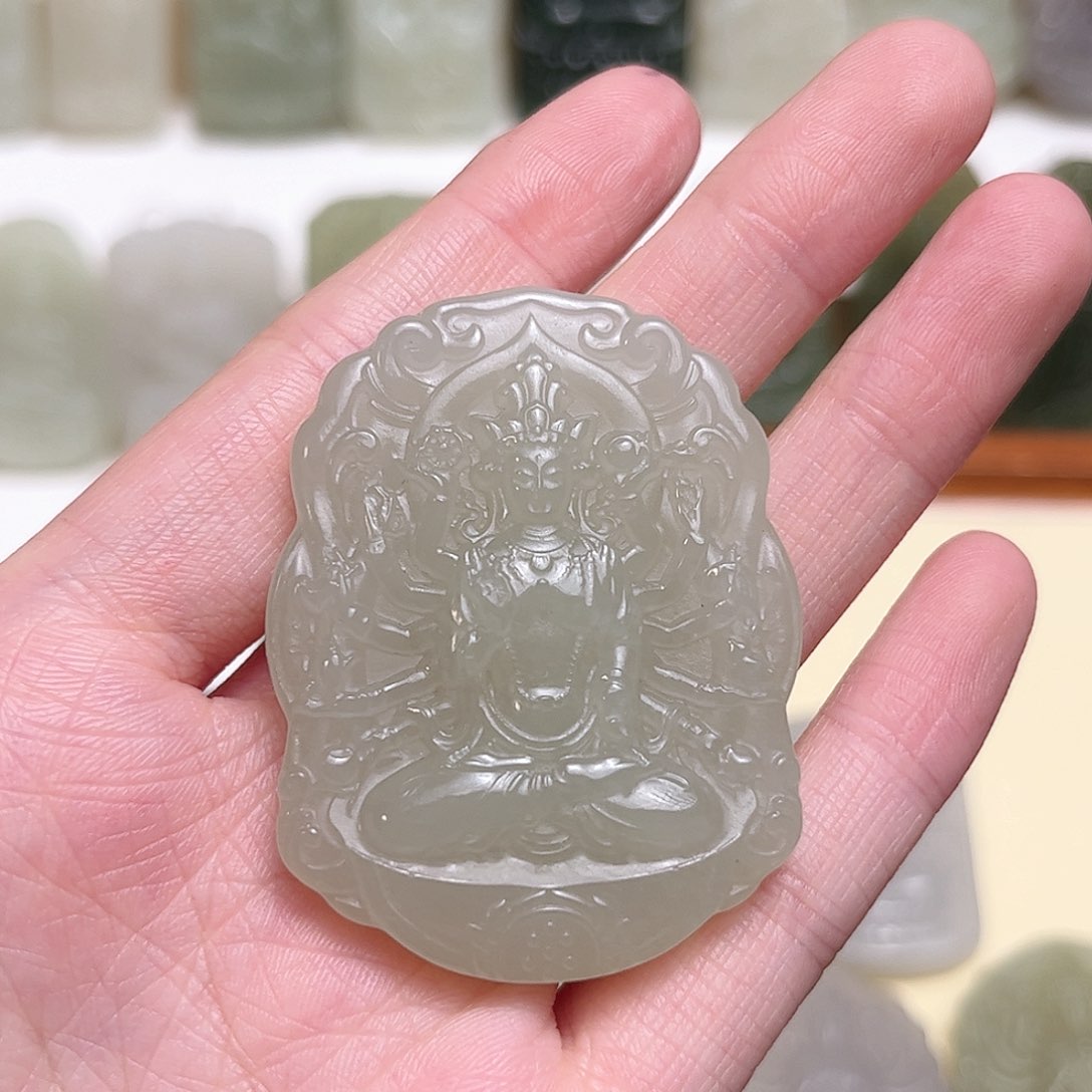 和田玉颈饰未镶嵌快***伴