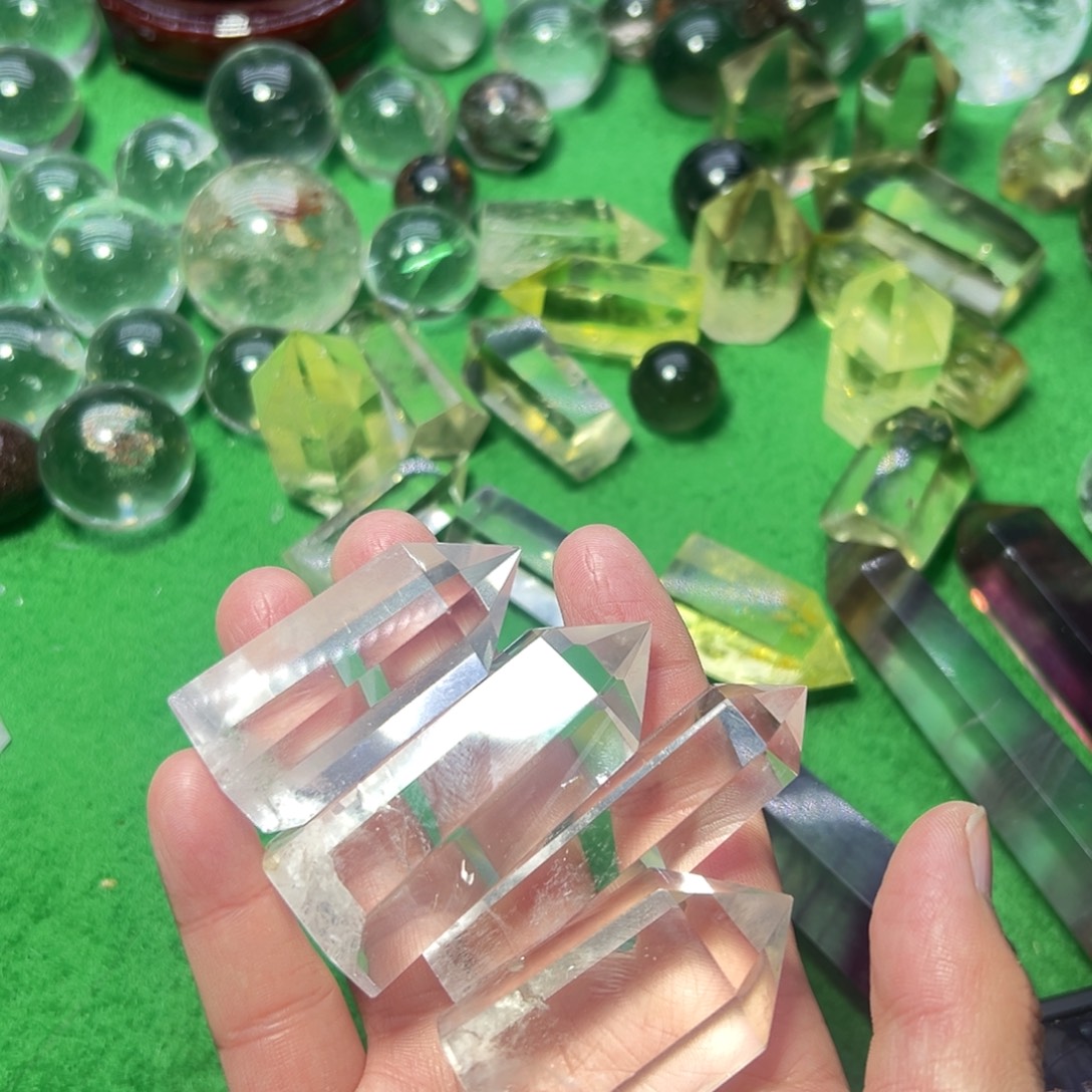 逍***在未镶嵌珠宝半成品水晶