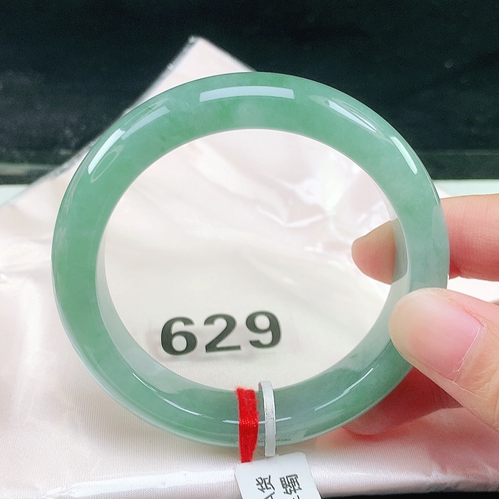 未镶嵌手镯翡翠翡翠手镯