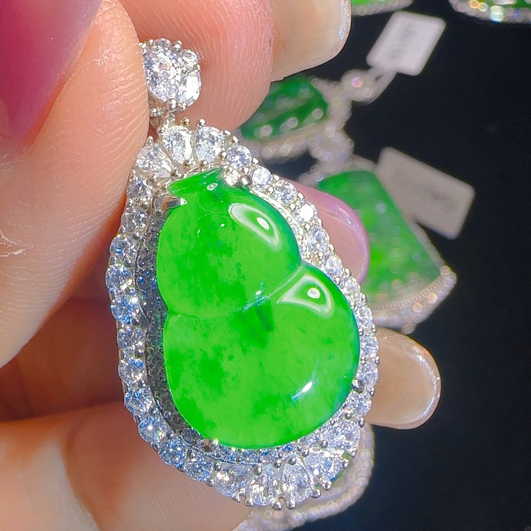 翡翠吊坠(赠链)银S925镶嵌