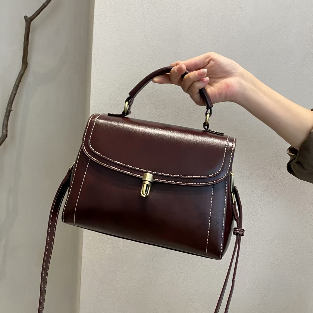 真皮斜挎包百搭女士大容量复古包包通勤简约包2560