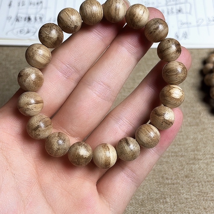 沉香手串泰国登流眉1.1单圈