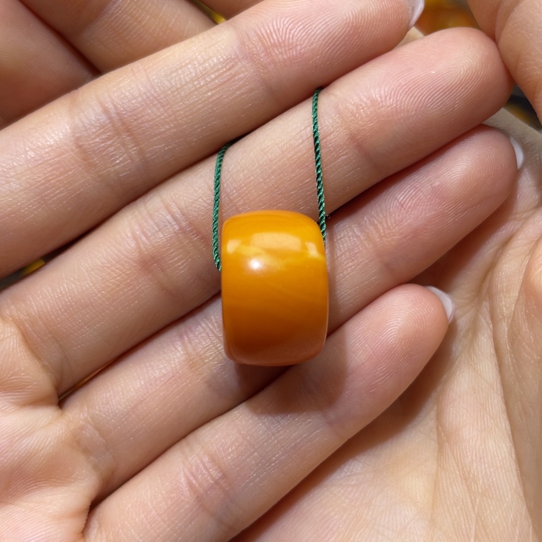 【闪购商品】琥珀裸石未镶嵌墩子