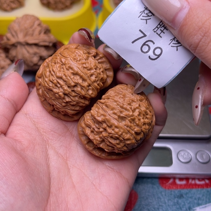 把件文玩核桃闷白40.769