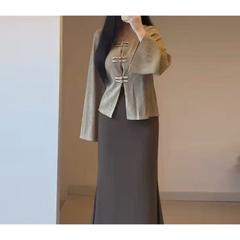 73【上衣】长袖V领字母纯色衬衫