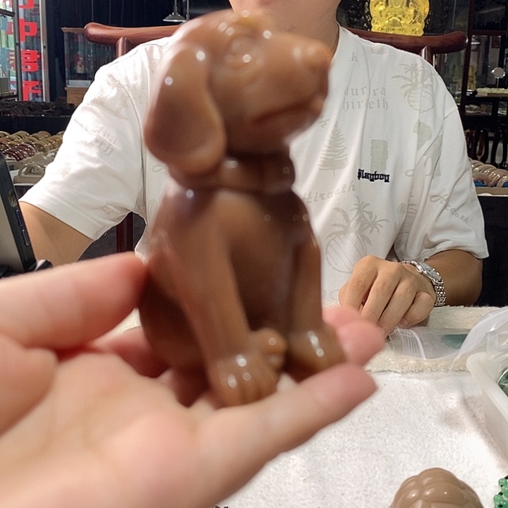 颈饰未镶嵌密玉（石英质玉）